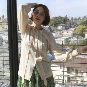 A DÉTACHER OLIVE CARDIGAN IN CREAM
Size M